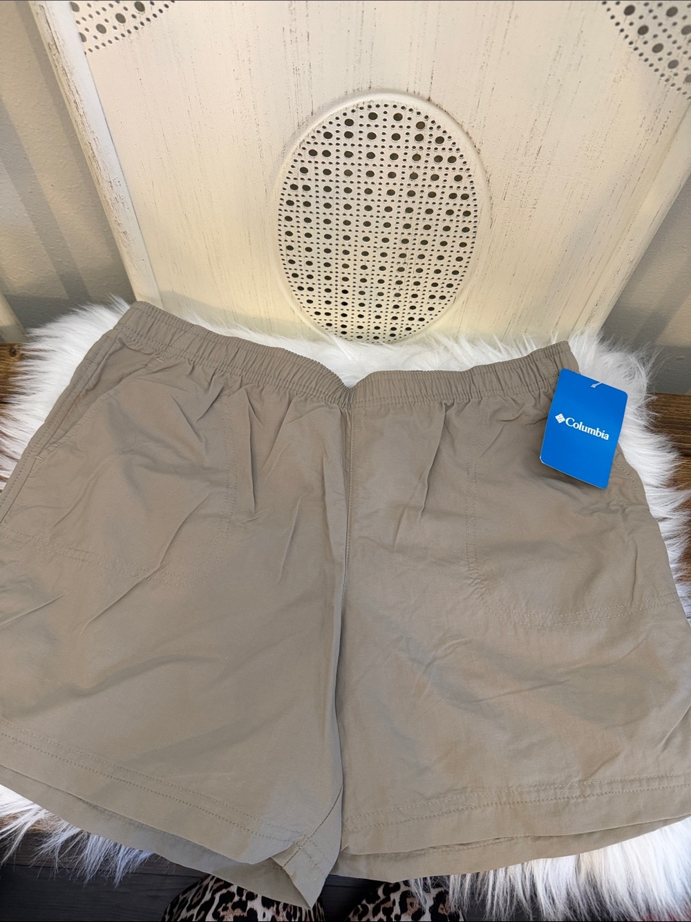 Columbia Men's Khaki Outdoor Elastic-Waist Shorts